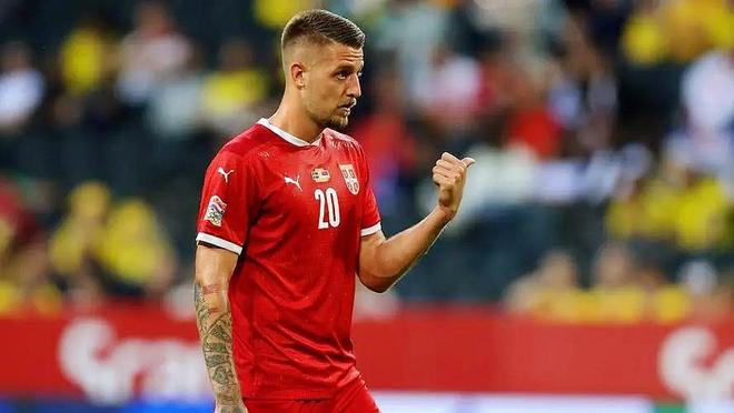 意大利队全队备战欧预赛对决塞尔维亚