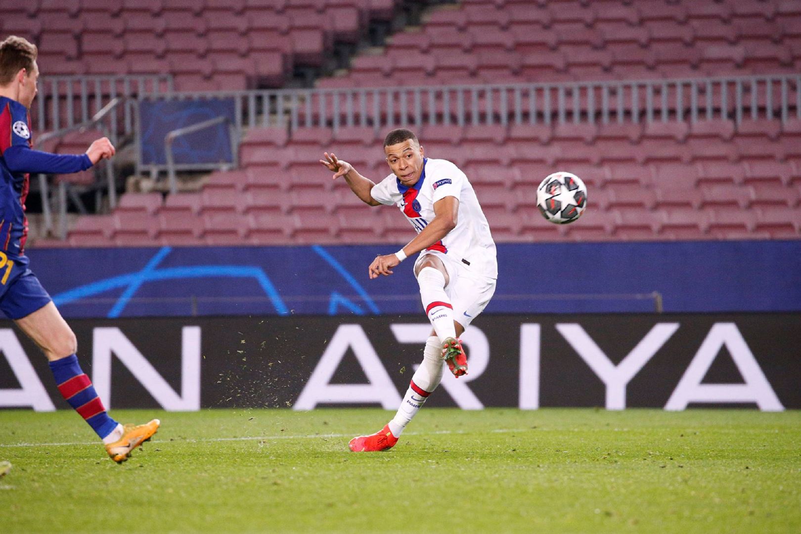 包含摩纳哥客场-深圳，继续领跑法甲榜首的词条