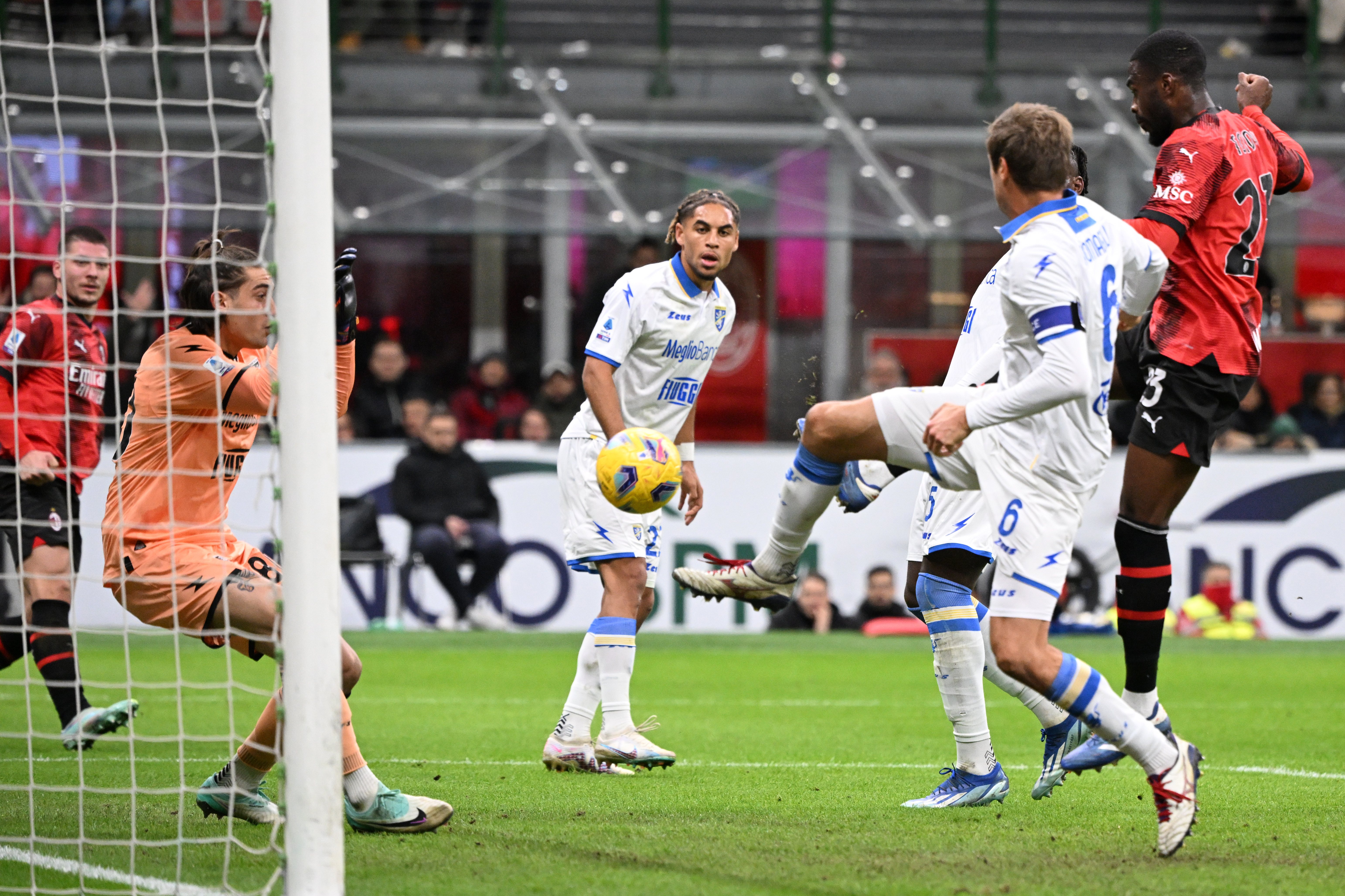 关于卡利亚里客场小胜，全队表现出色备战下一轮对决的信息