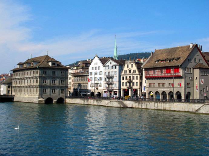 包含苏黎世有别于往日，面对艰难局面的词条